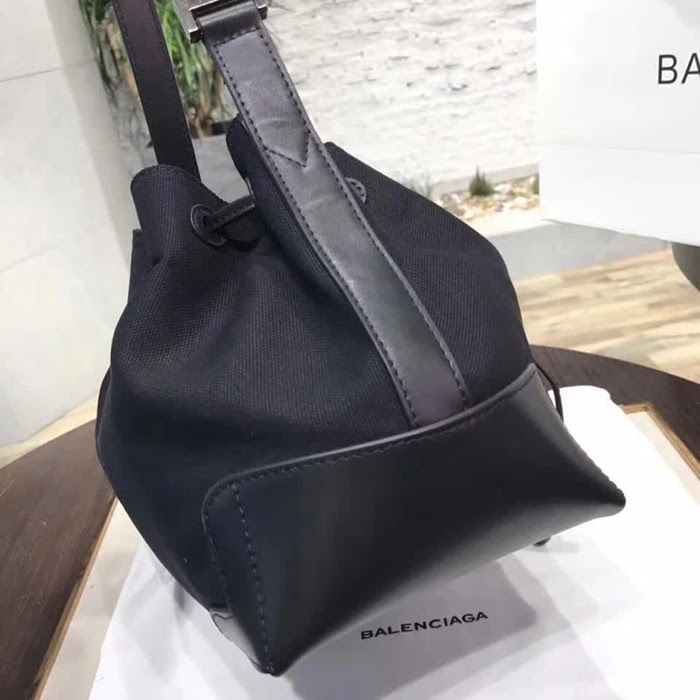 BALENCIAG巴黎世家 帆布抽帶水桶包 帆布配牛皮 抽帶開合 配子母袋 全網最高品質  BL1331